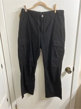 Women’s Black Cargo Pants - Classic Utility Style